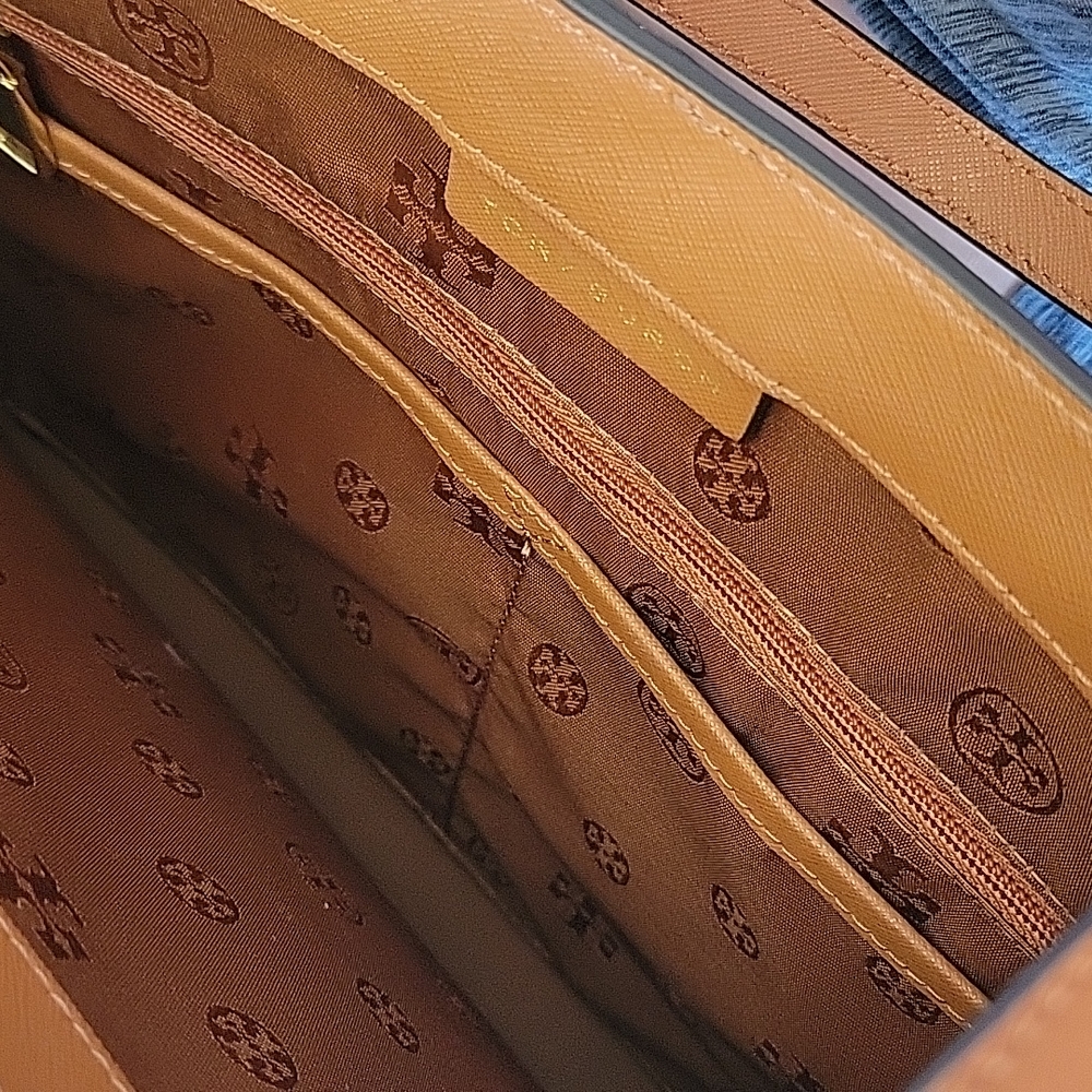 Tory Burch set - Picture 10 of 11
